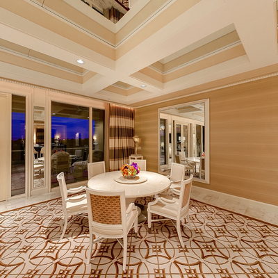 Lounge / Mini Bar Area