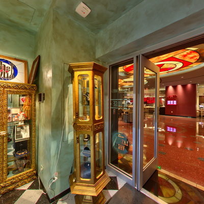 Jewelry & Collectibles Display