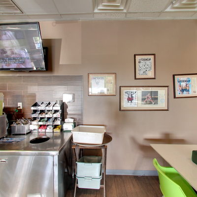 Drinks & Utensils Corner