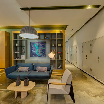 Entrance/Receiving Area