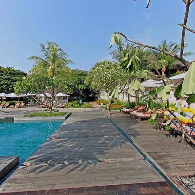 Way to the Restaurant