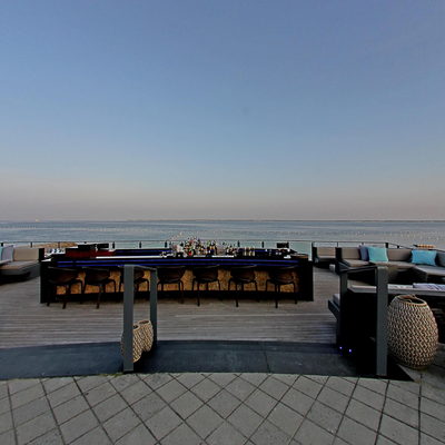Beach Side Bar & Lounge