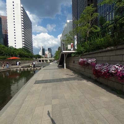 Cheonggyecheon Stream