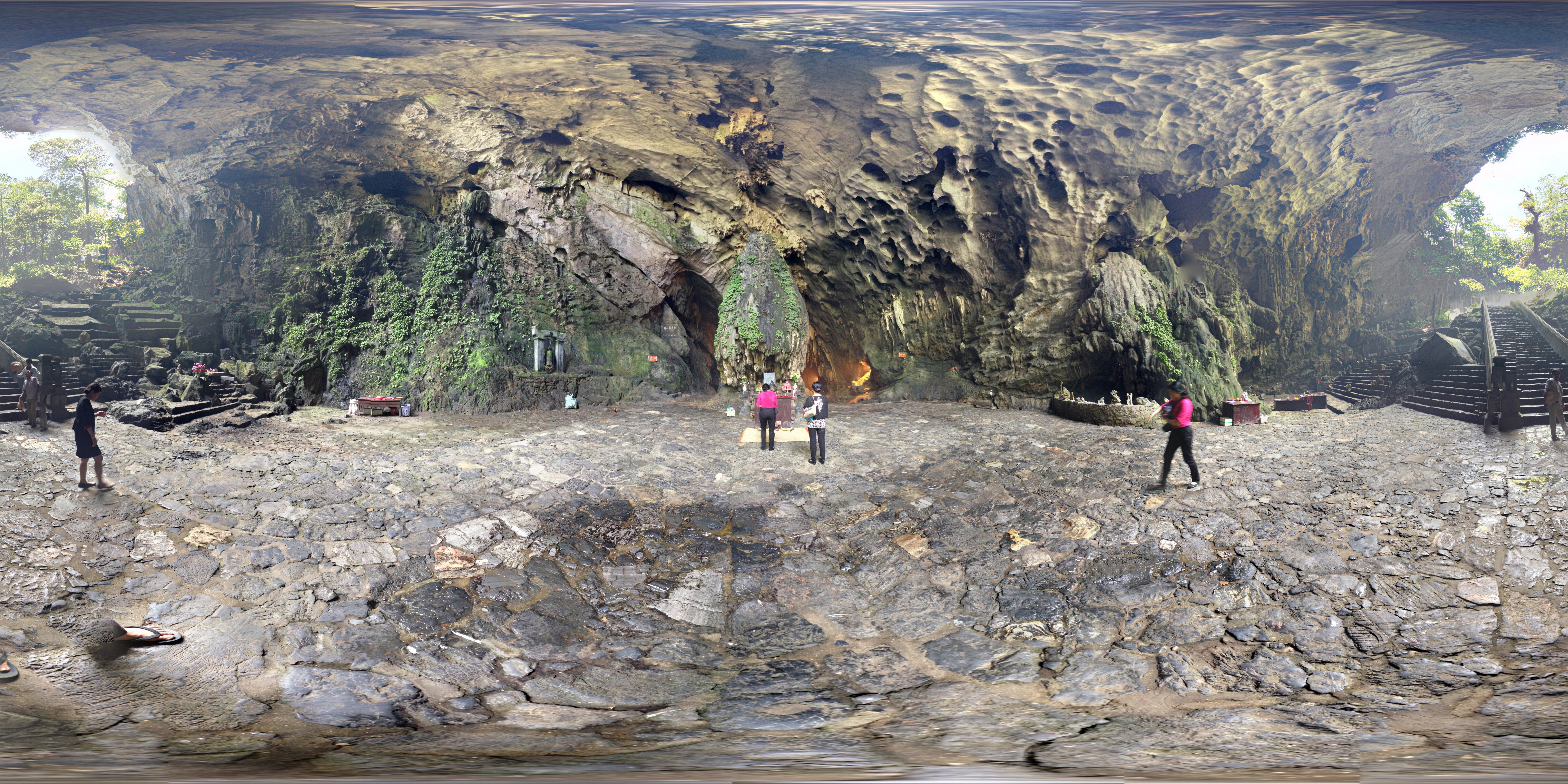 Hương Tích Cave Entrance