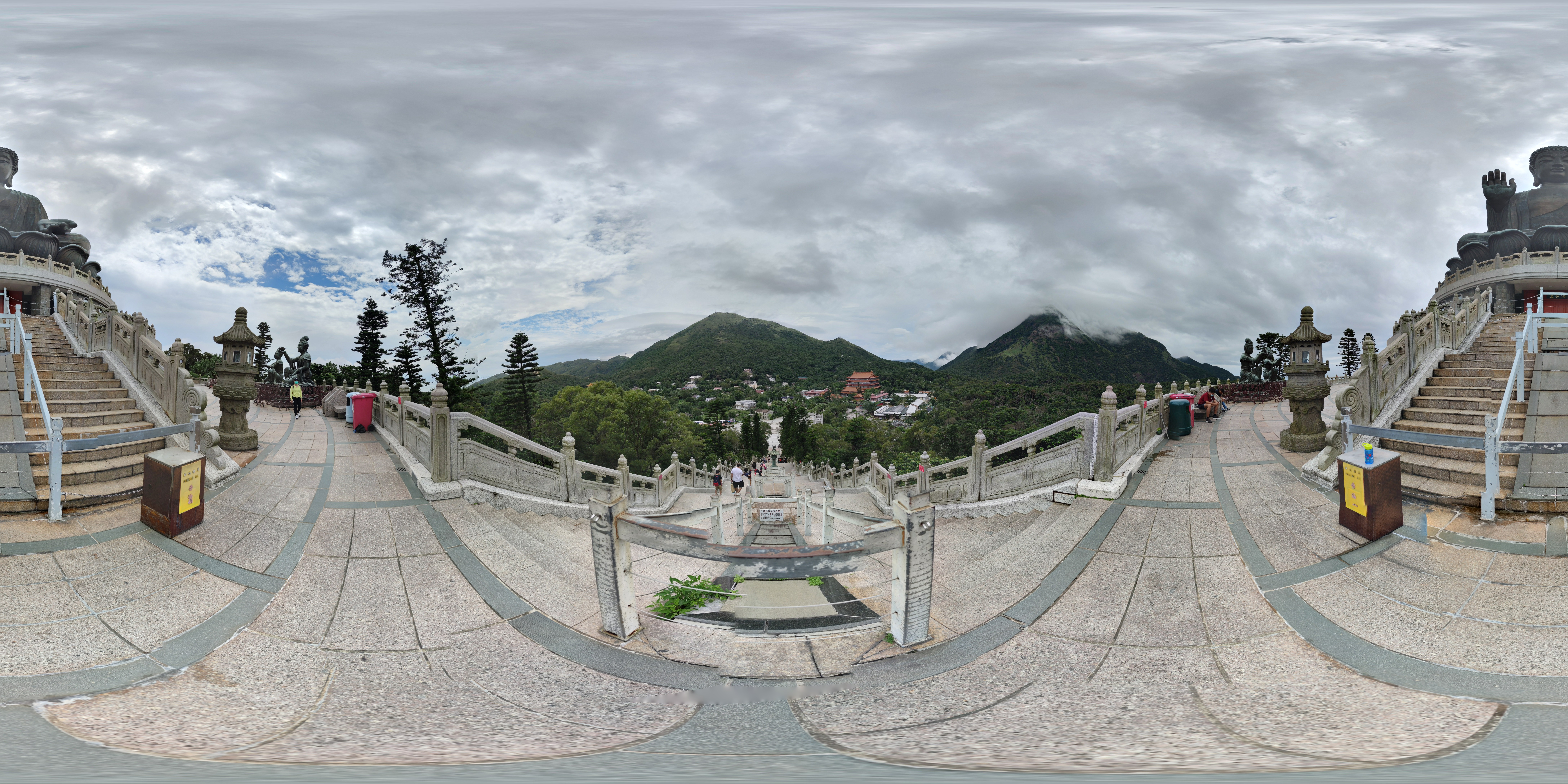 Tian Tan Buddha Statue