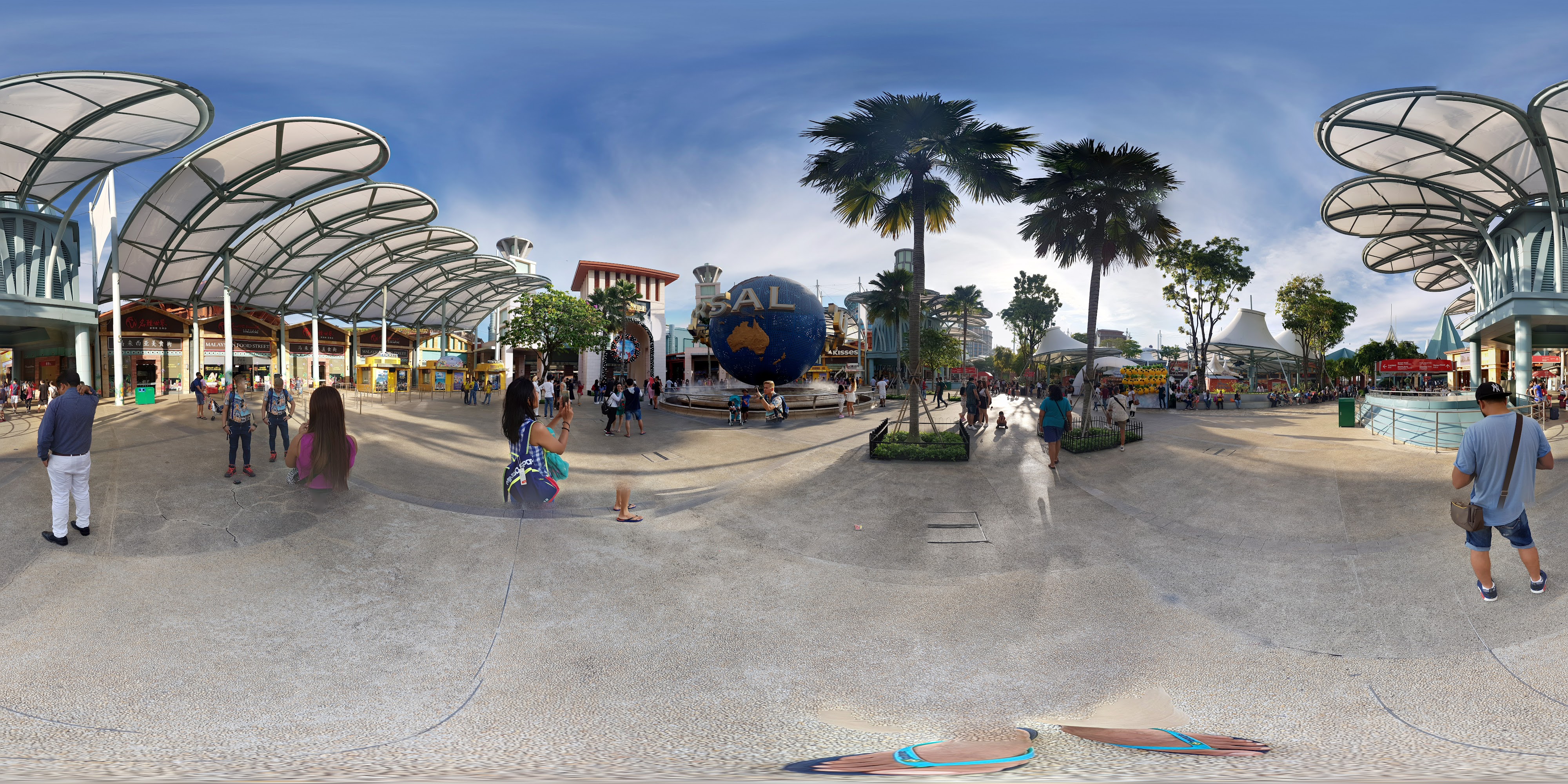 Theme Park Central Plaza