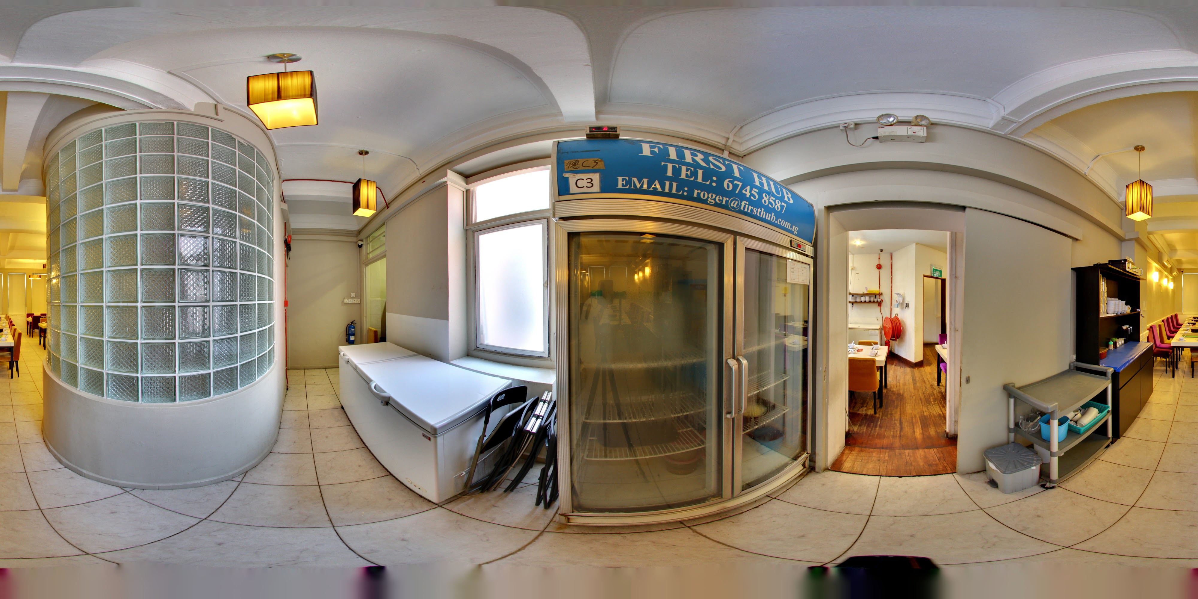 Cozy, Bright Corridor and Entrance.