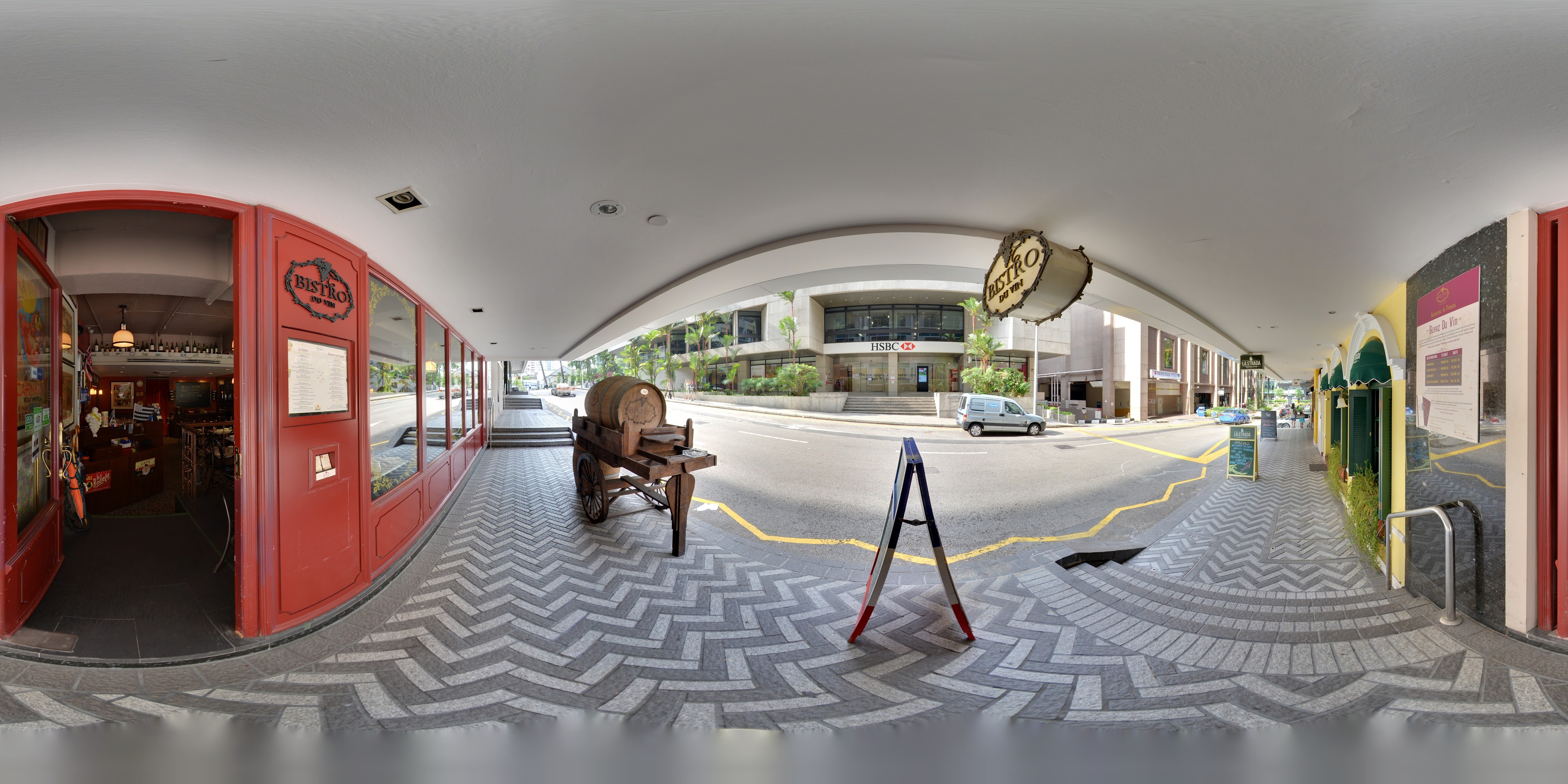 Elegant Urban Street Dining