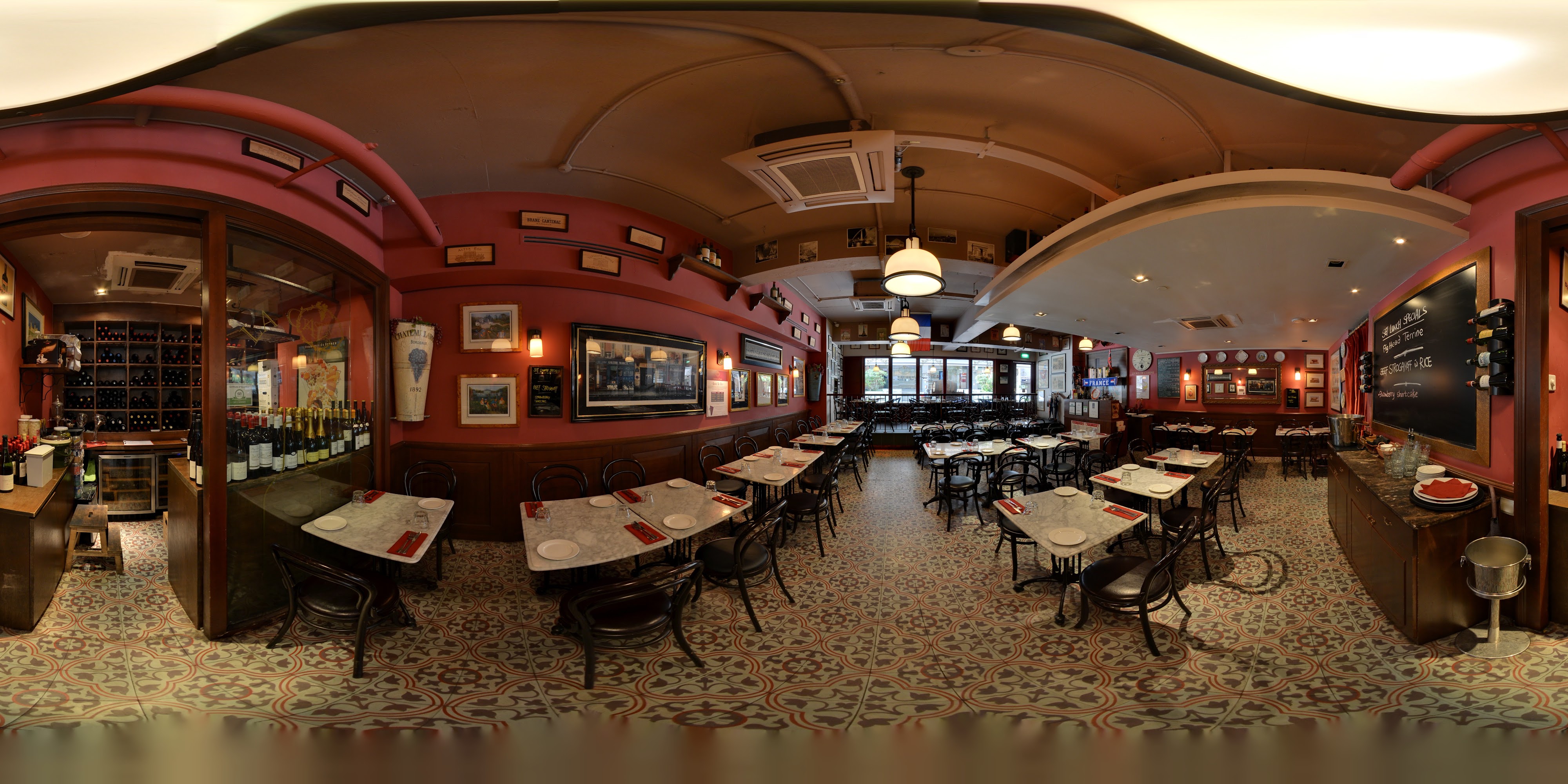 Refined Dining Interior Ambience