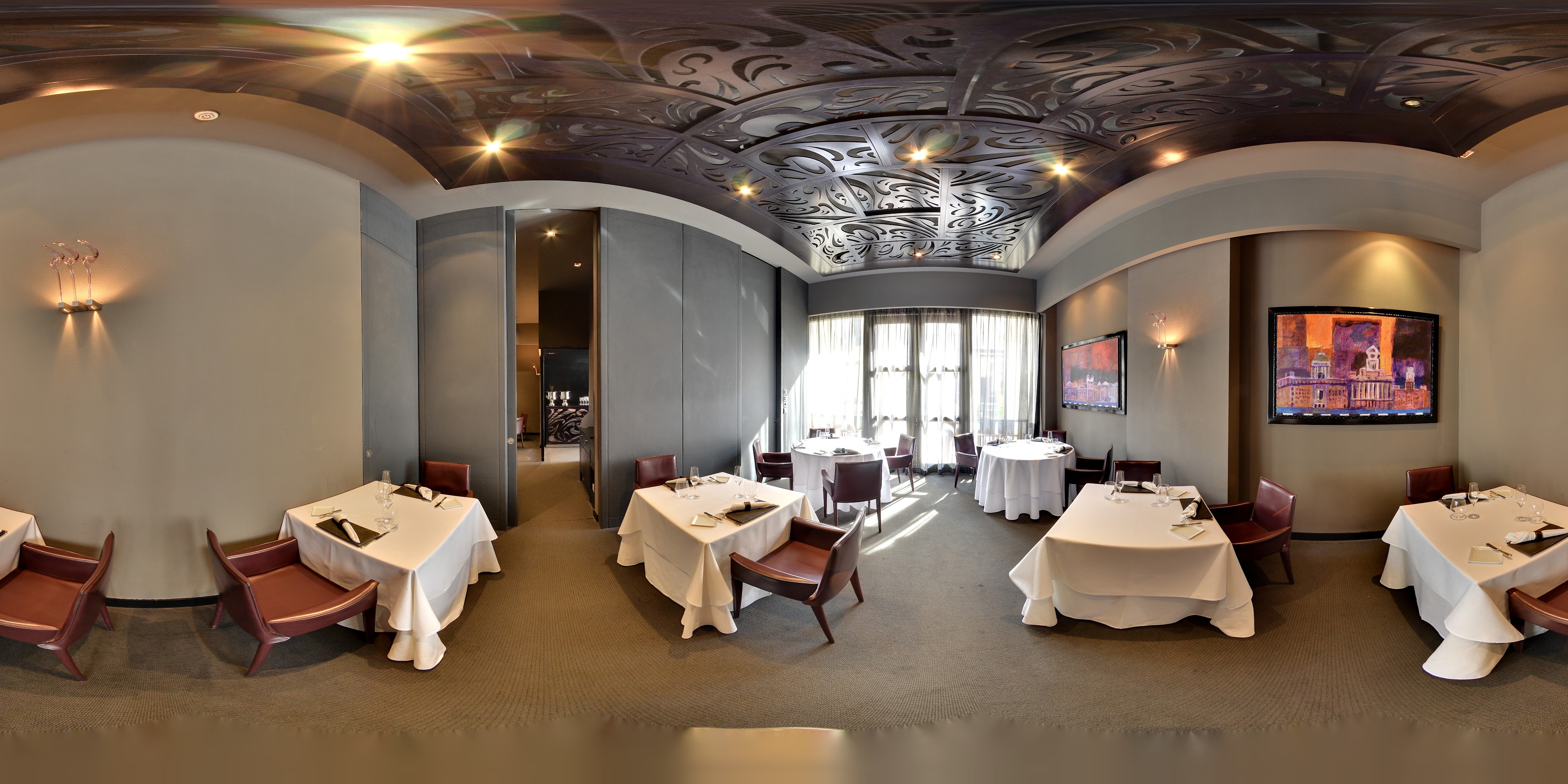 Elegant Dining Room Setup