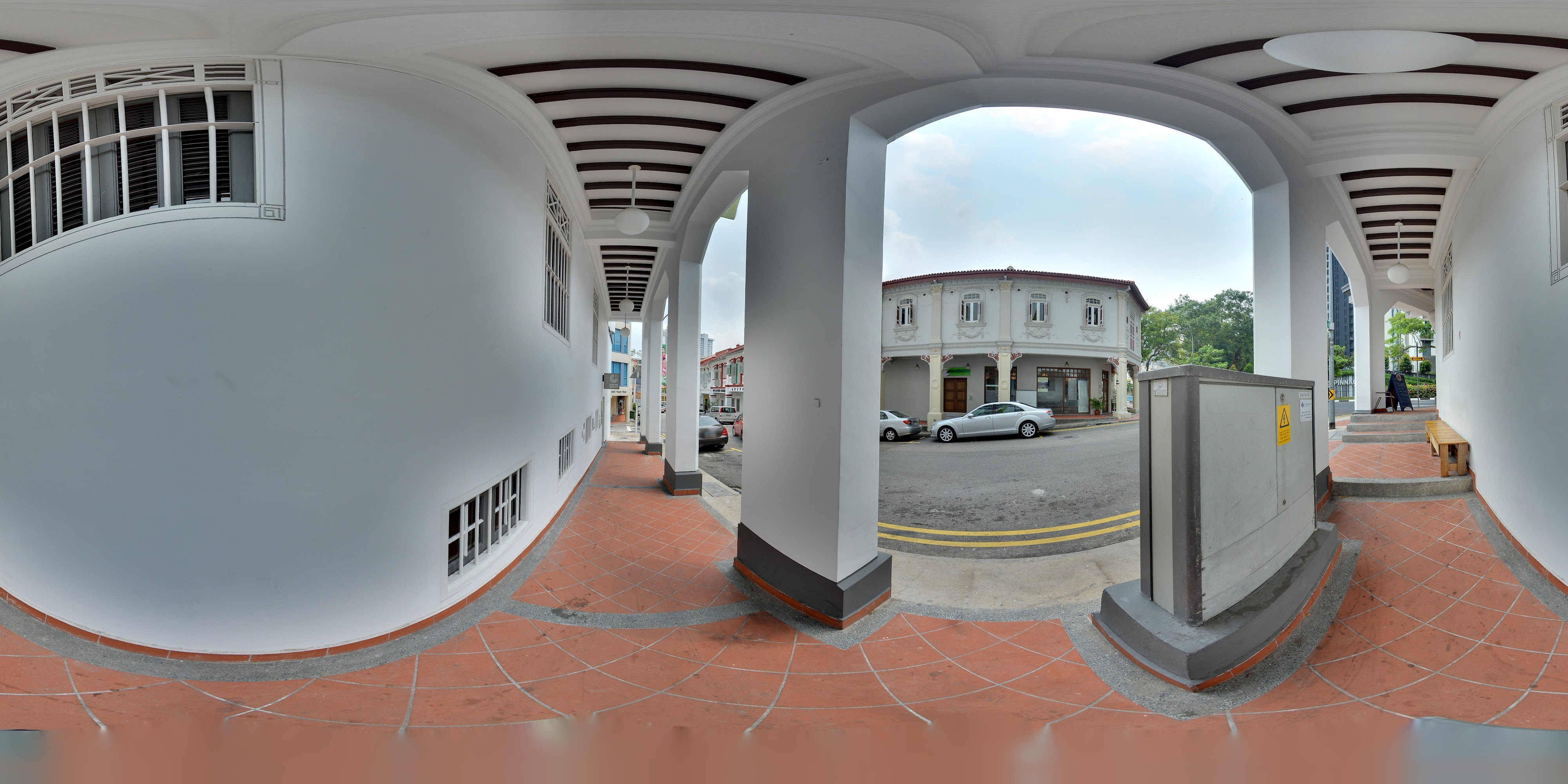 Circular Walkway in Modern Architecture