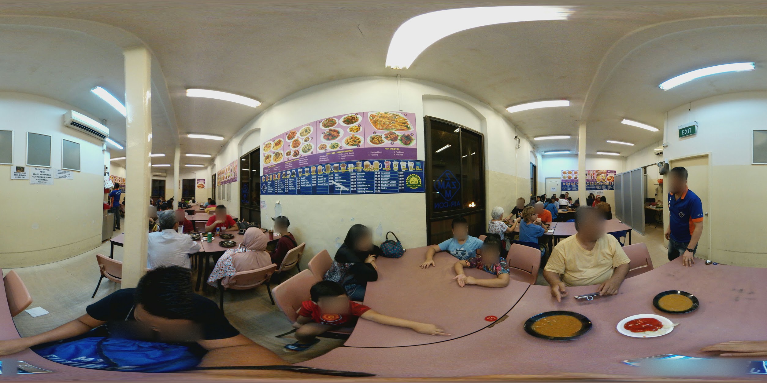 Busy Resturant Dining Scene