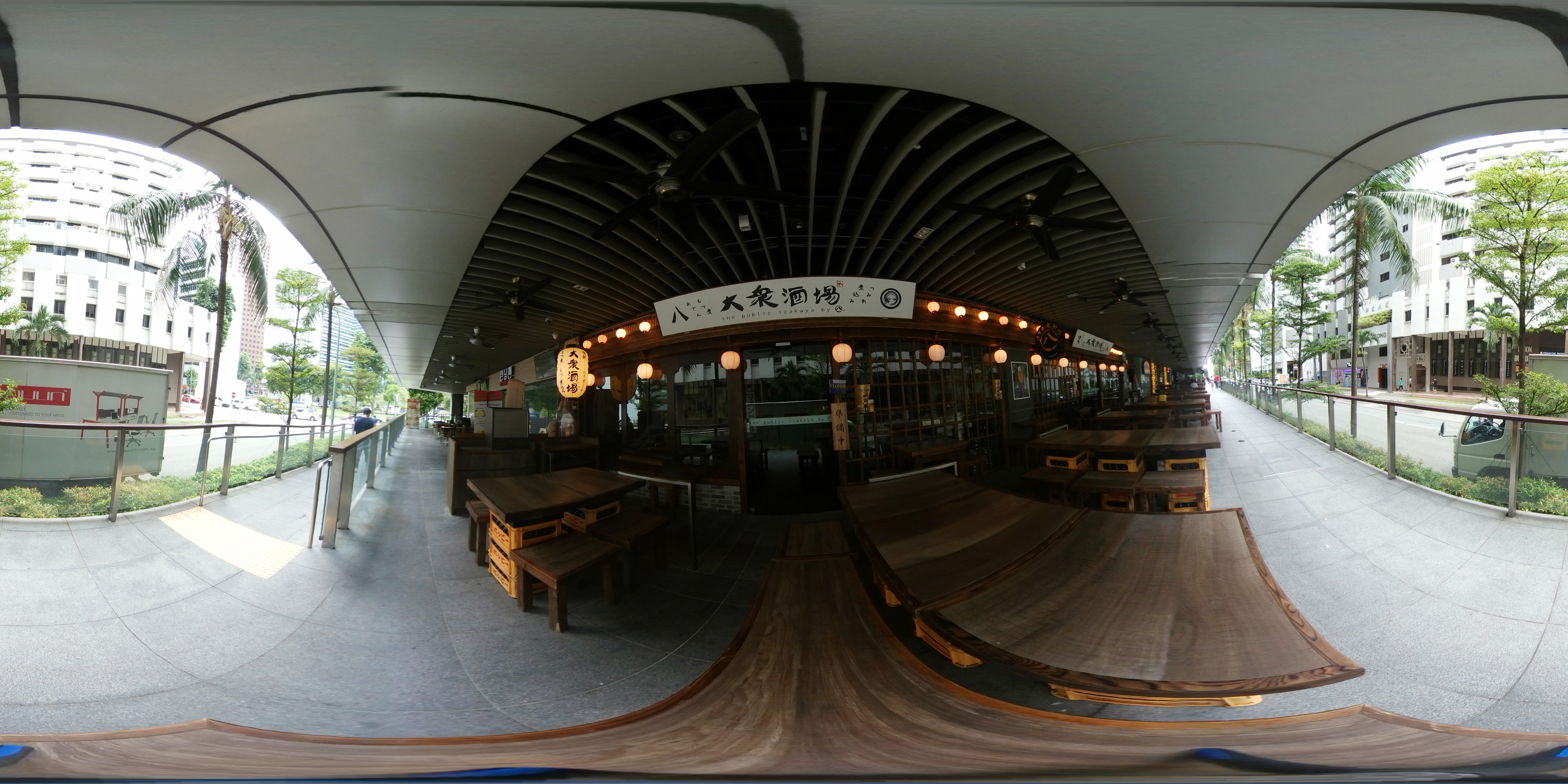 Modern Rooftop Dining Atmosphere