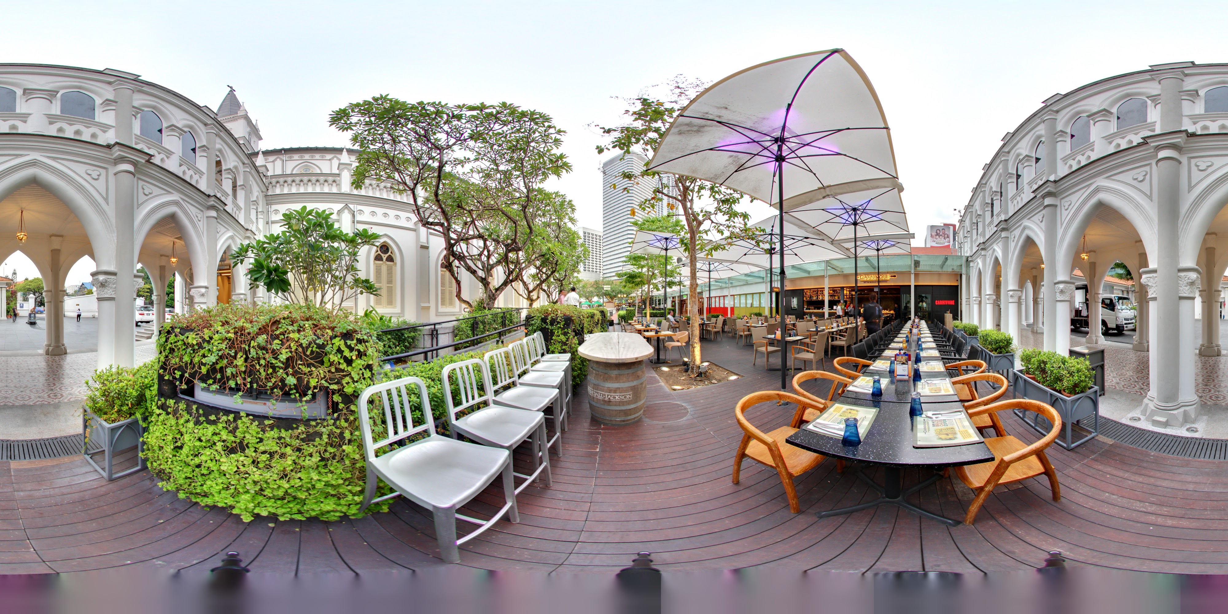 Elegant Outdoor Dining Alcove