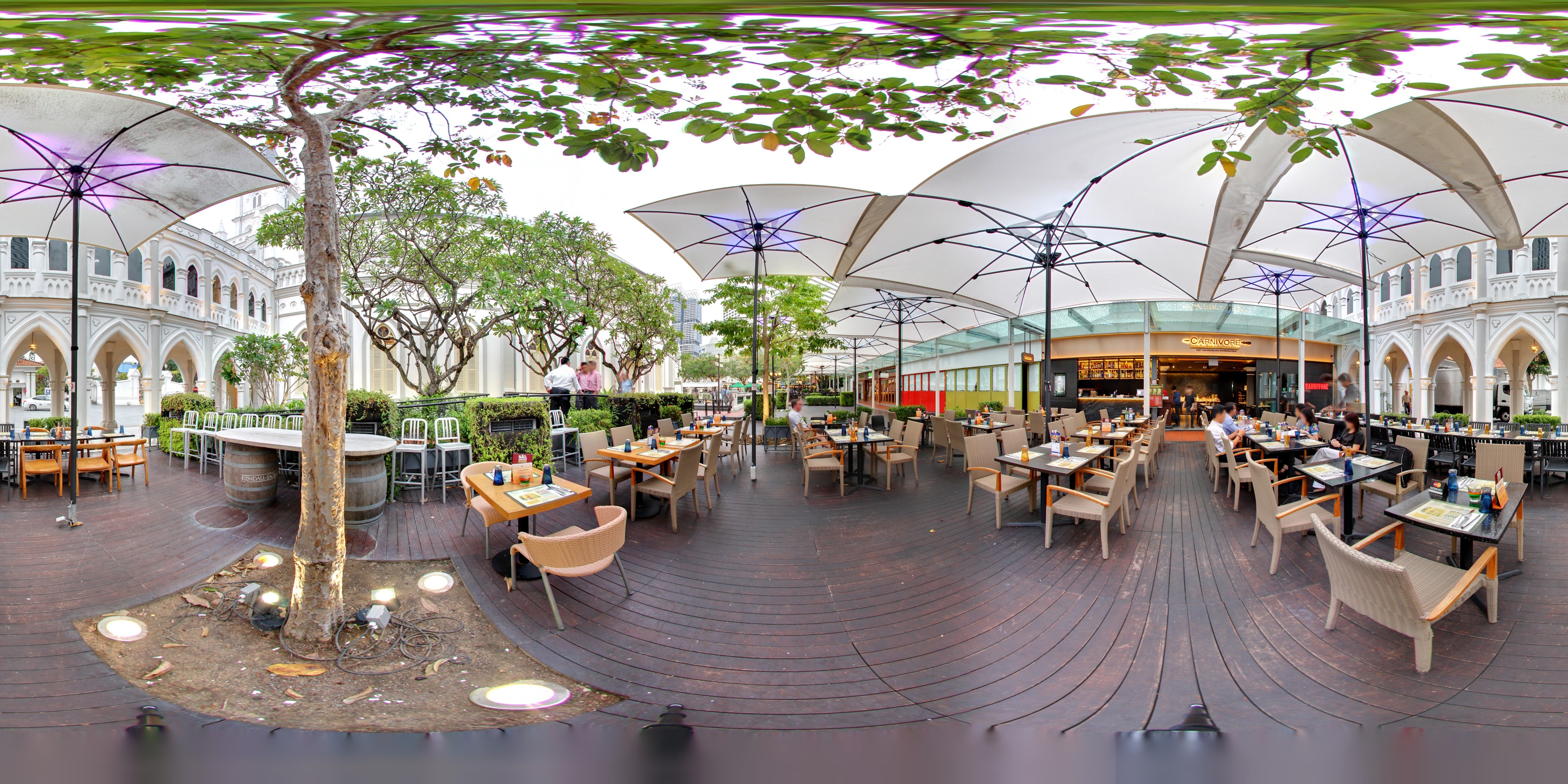 Elegant Outdoor Dining Area