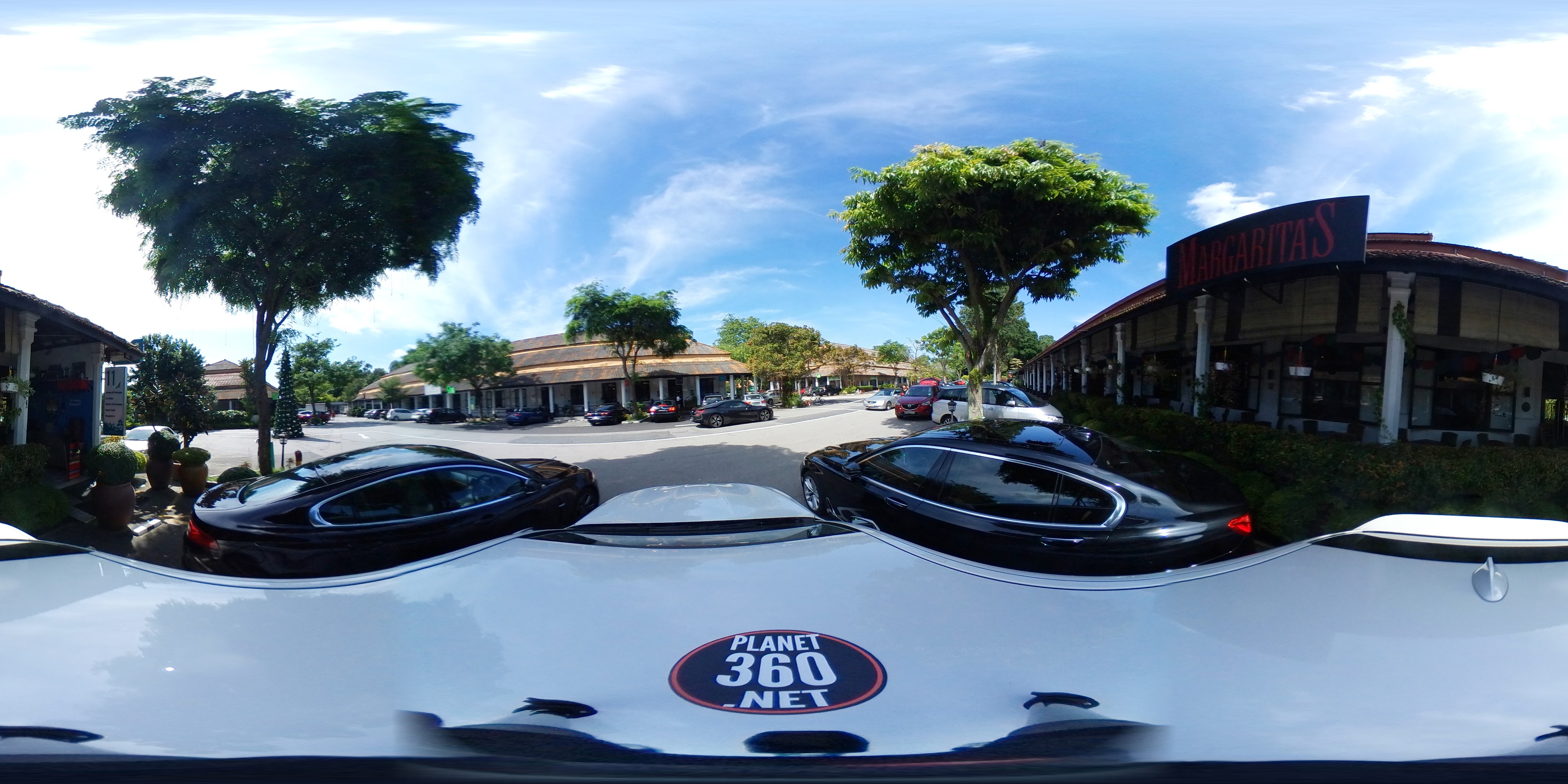 Restaurant Boundary Line Parking