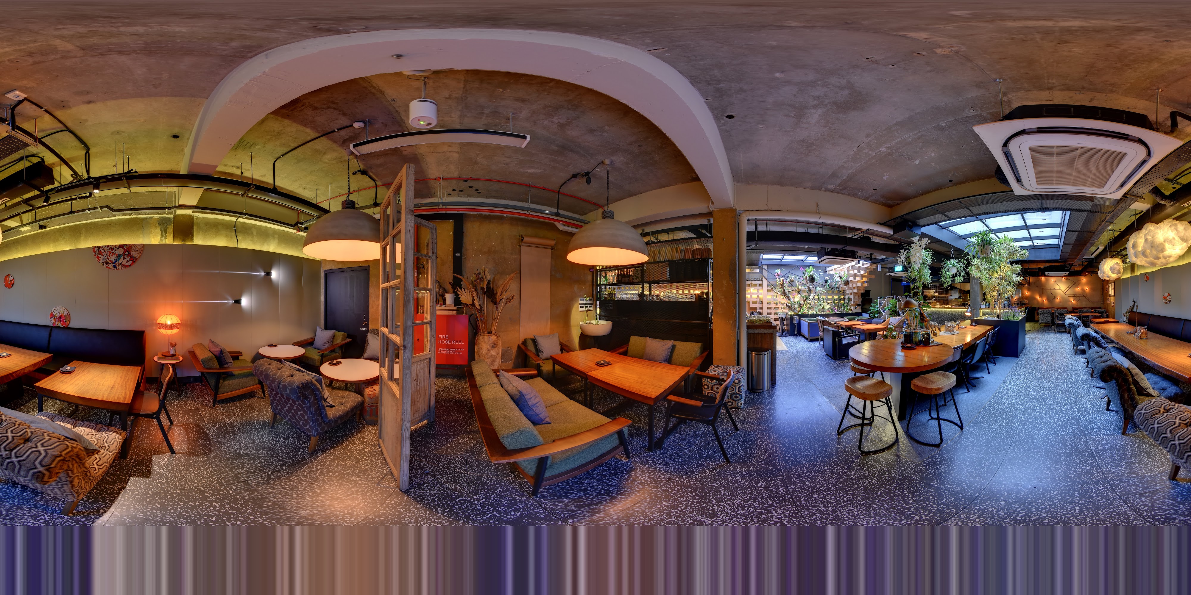 Cozy Lounge Dining and Bar