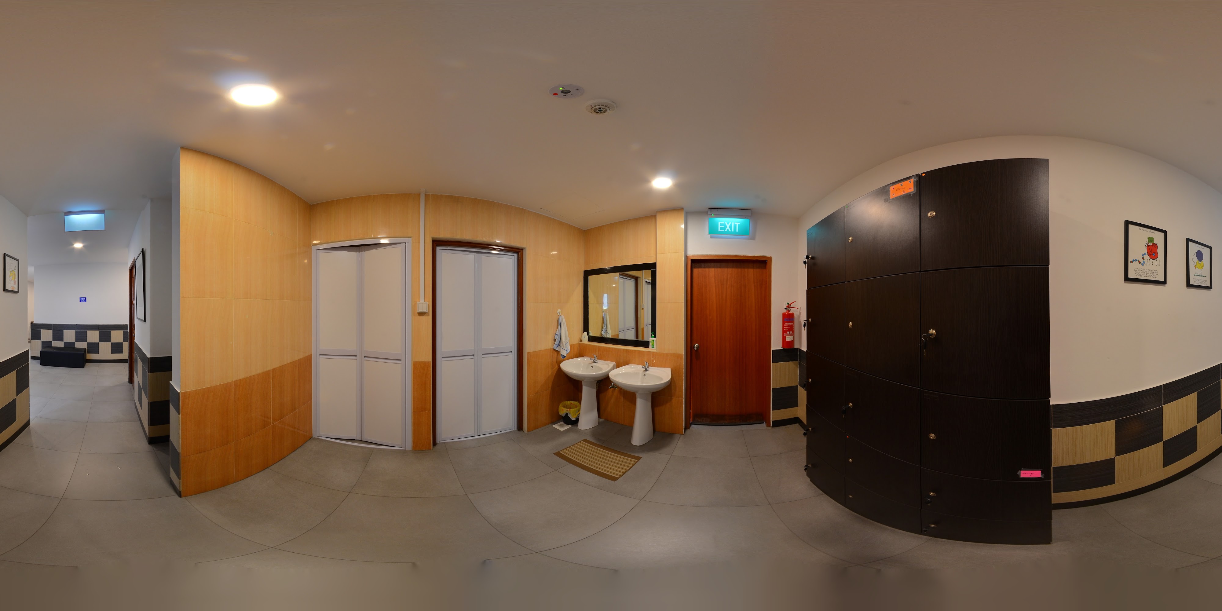 Laboratory Classroom with Wash Basins