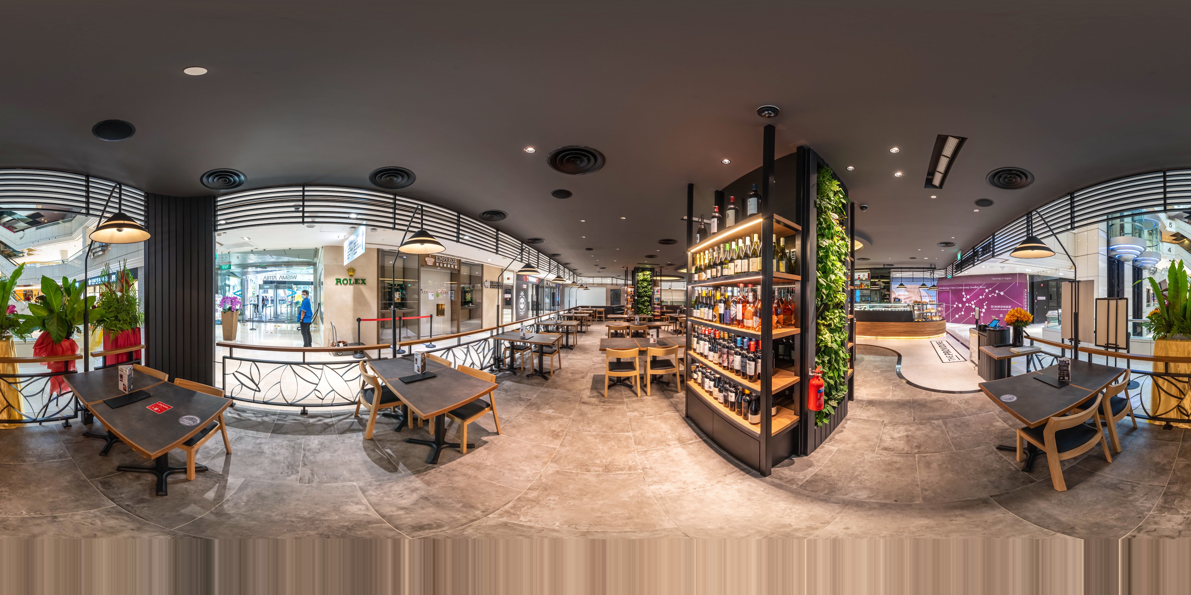 Luxurious Indoor Dining Area