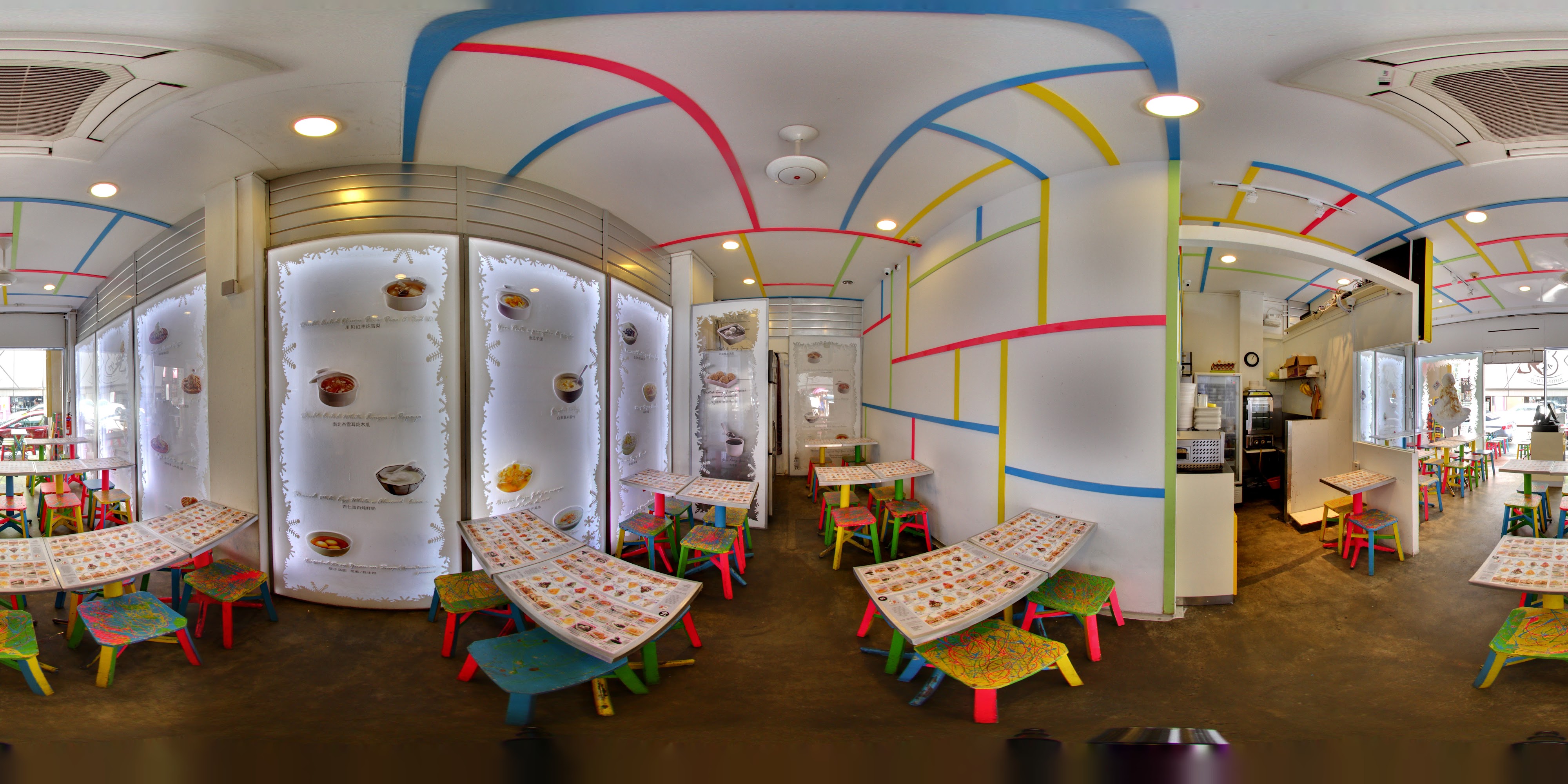 Colorful Kid-Friendly Dining Space