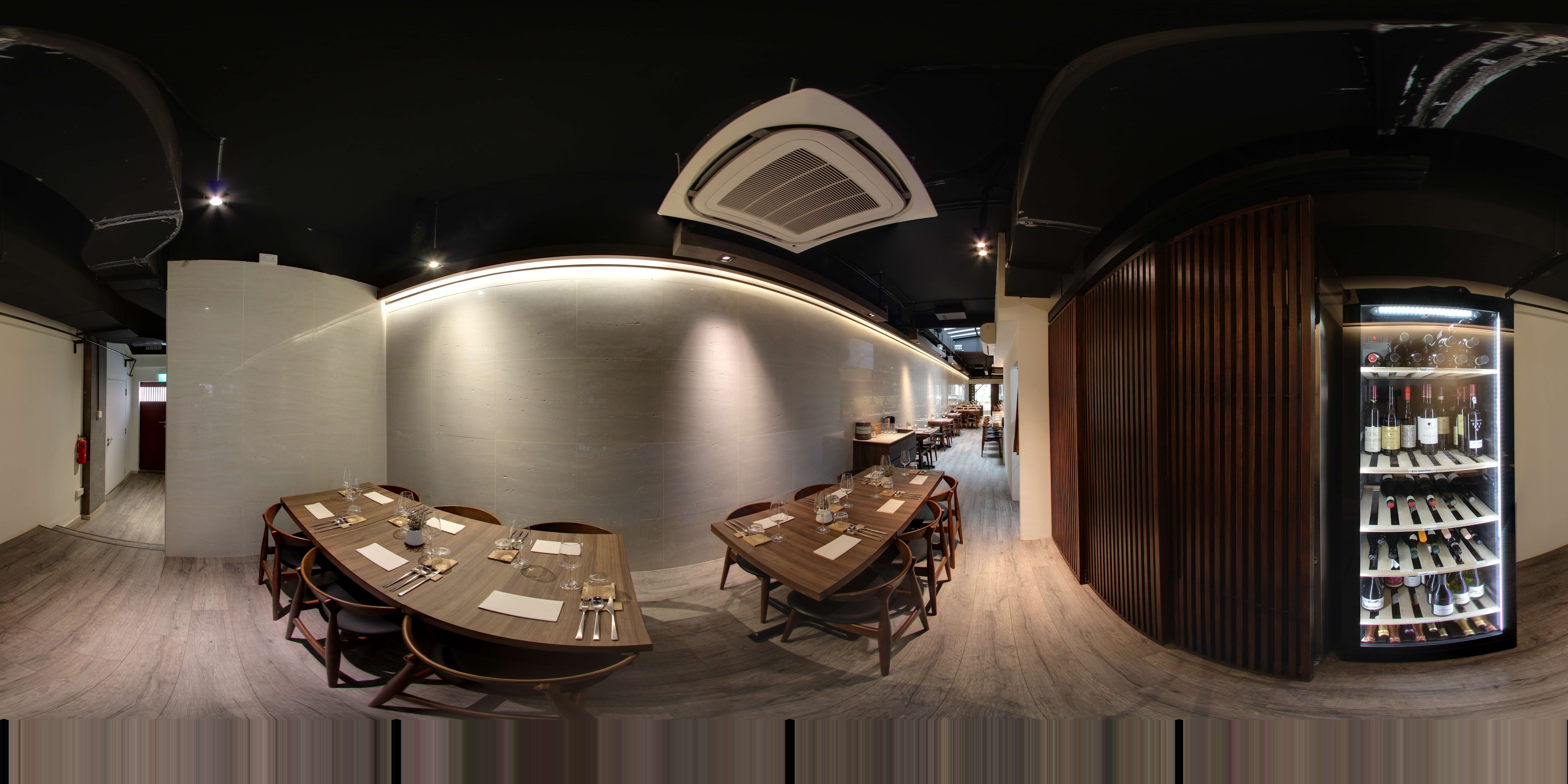 Elegant Dining Room Setting