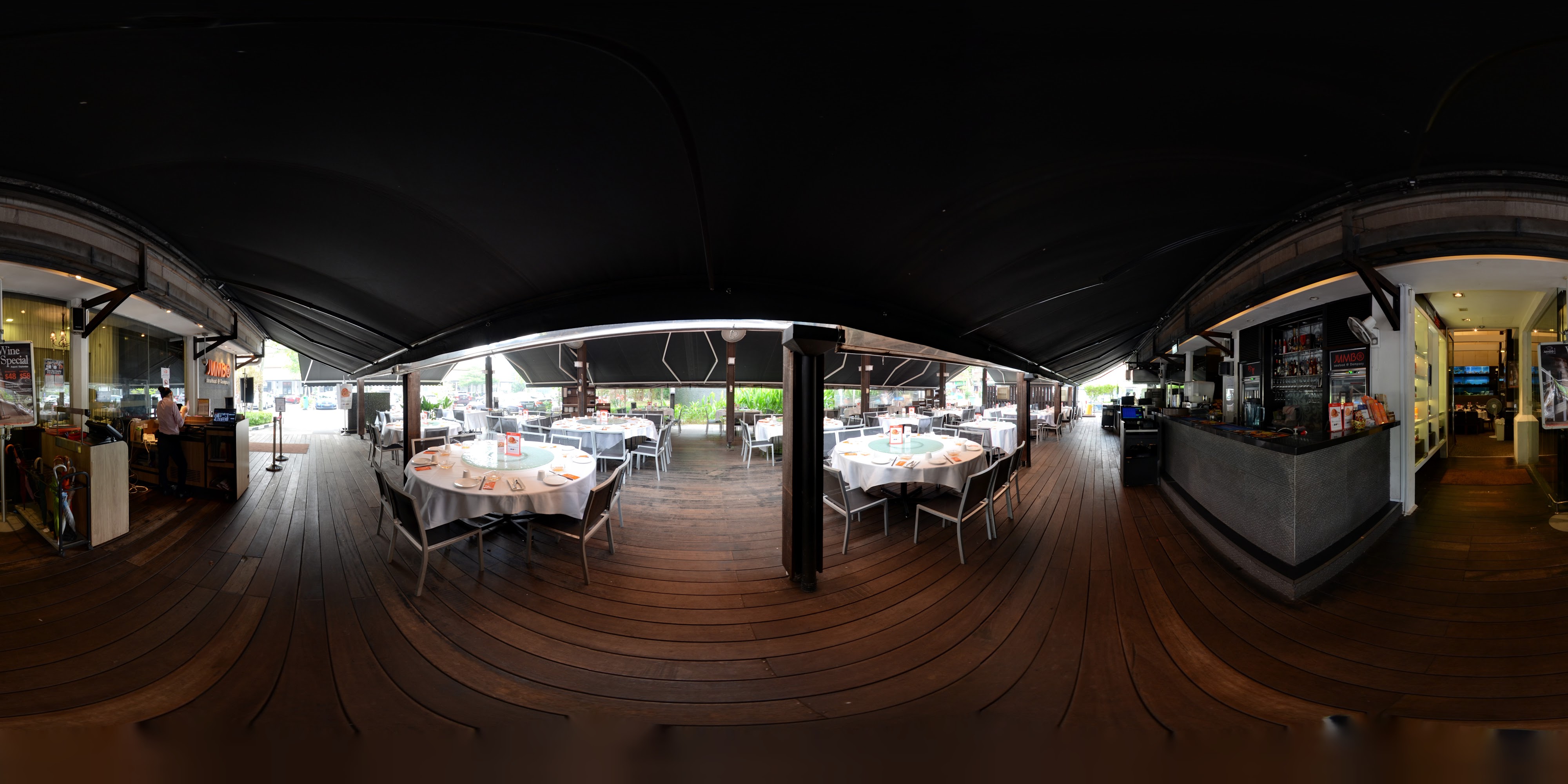 Elegant Outdoor Dining Area