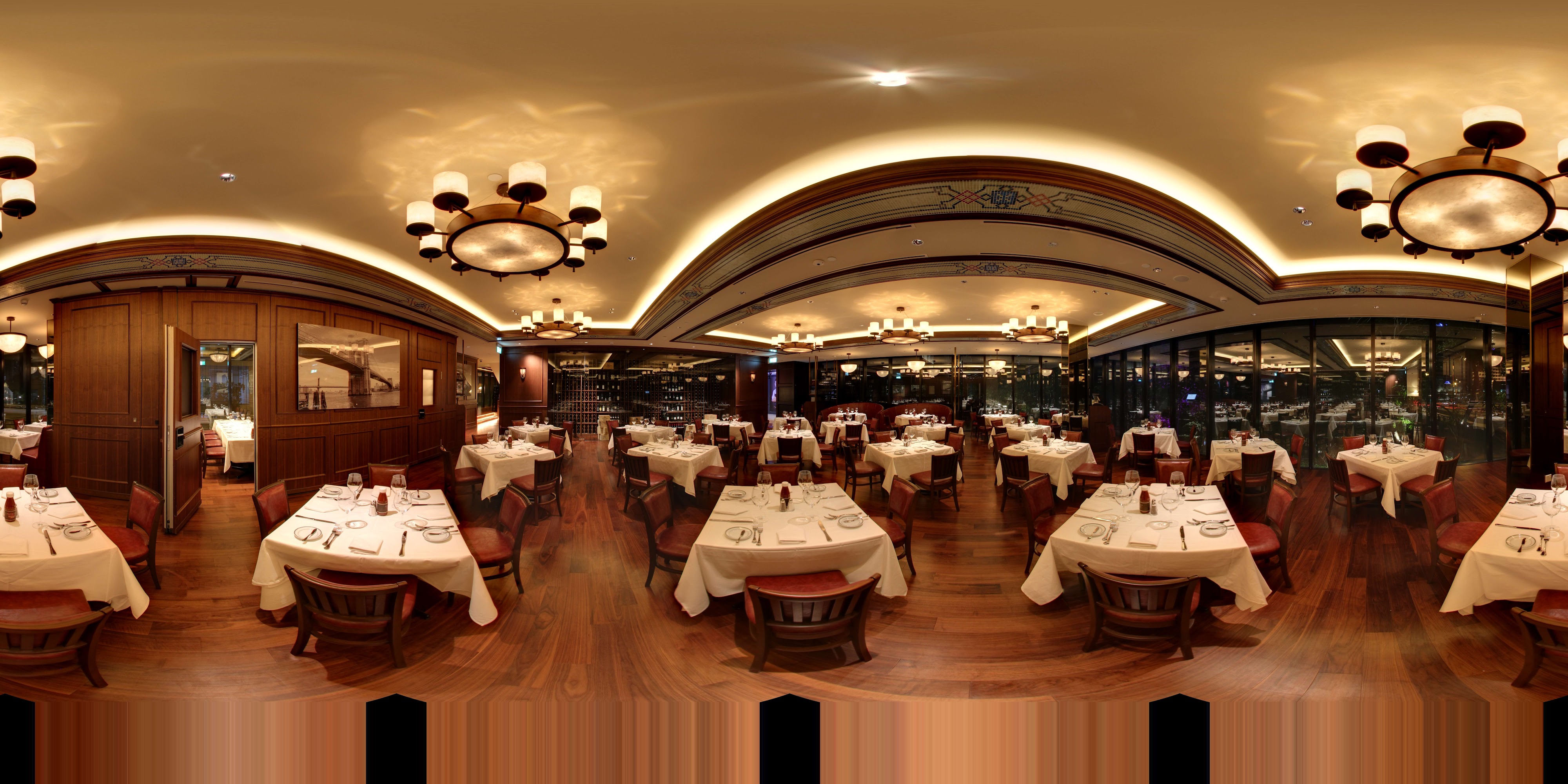 Elegant Fine Dining Restaurant Setting