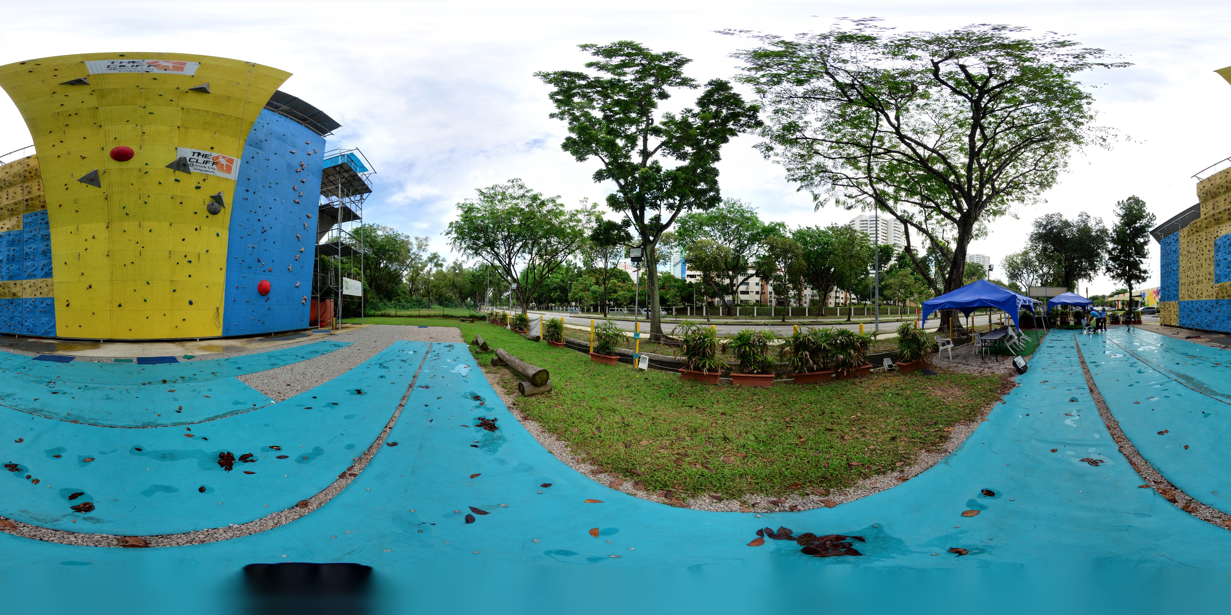 Indoor Snow Adventure Climbing Walls.