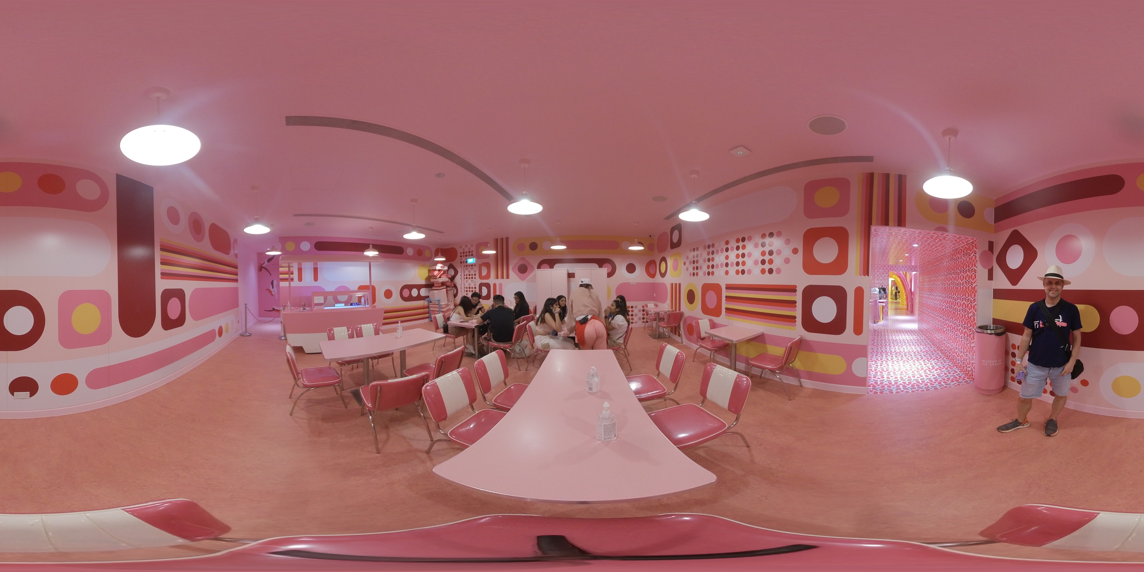 Retro Ice Cream Diner Decor