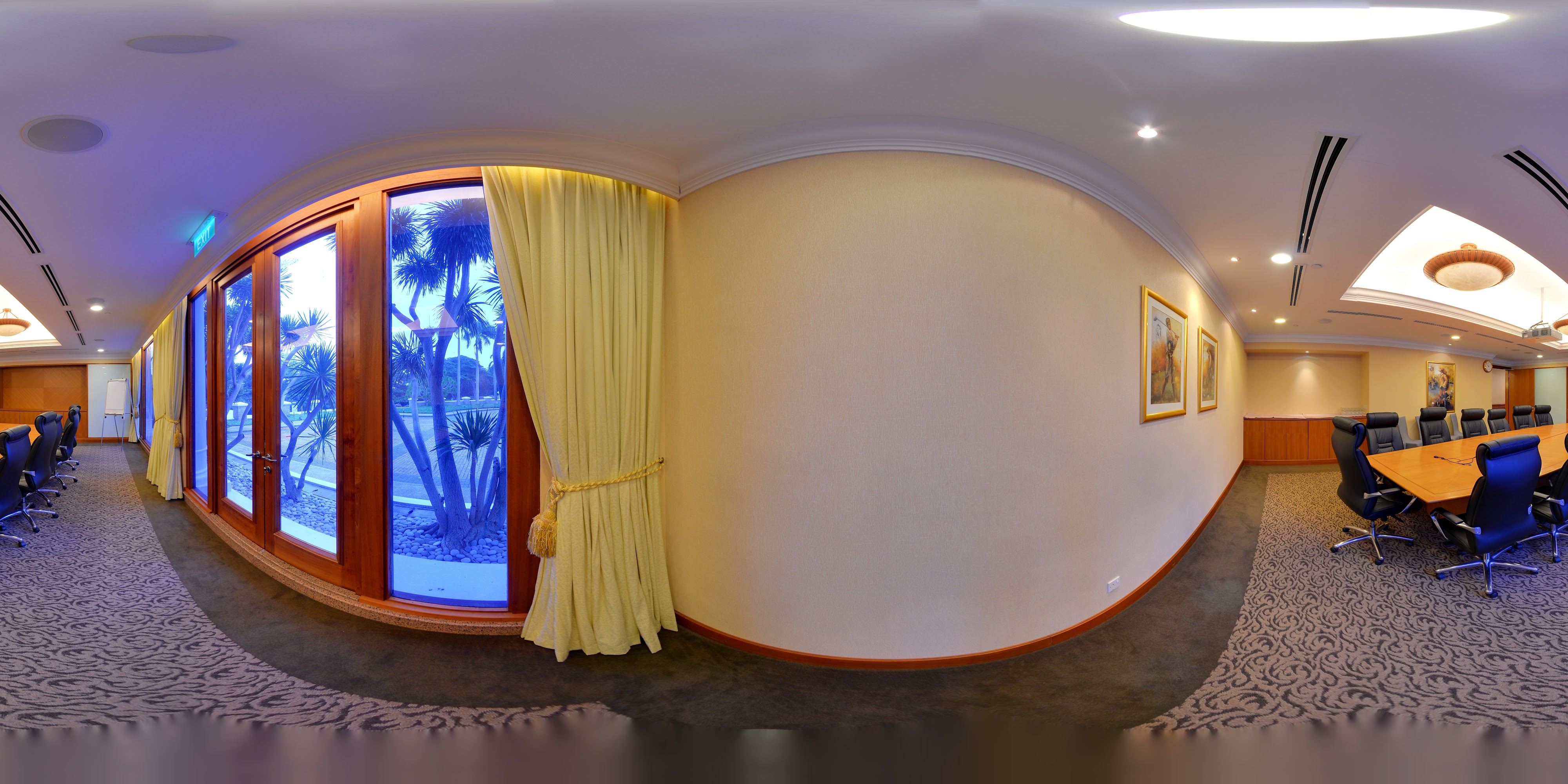 Elegant Indoor Golf Club Scene