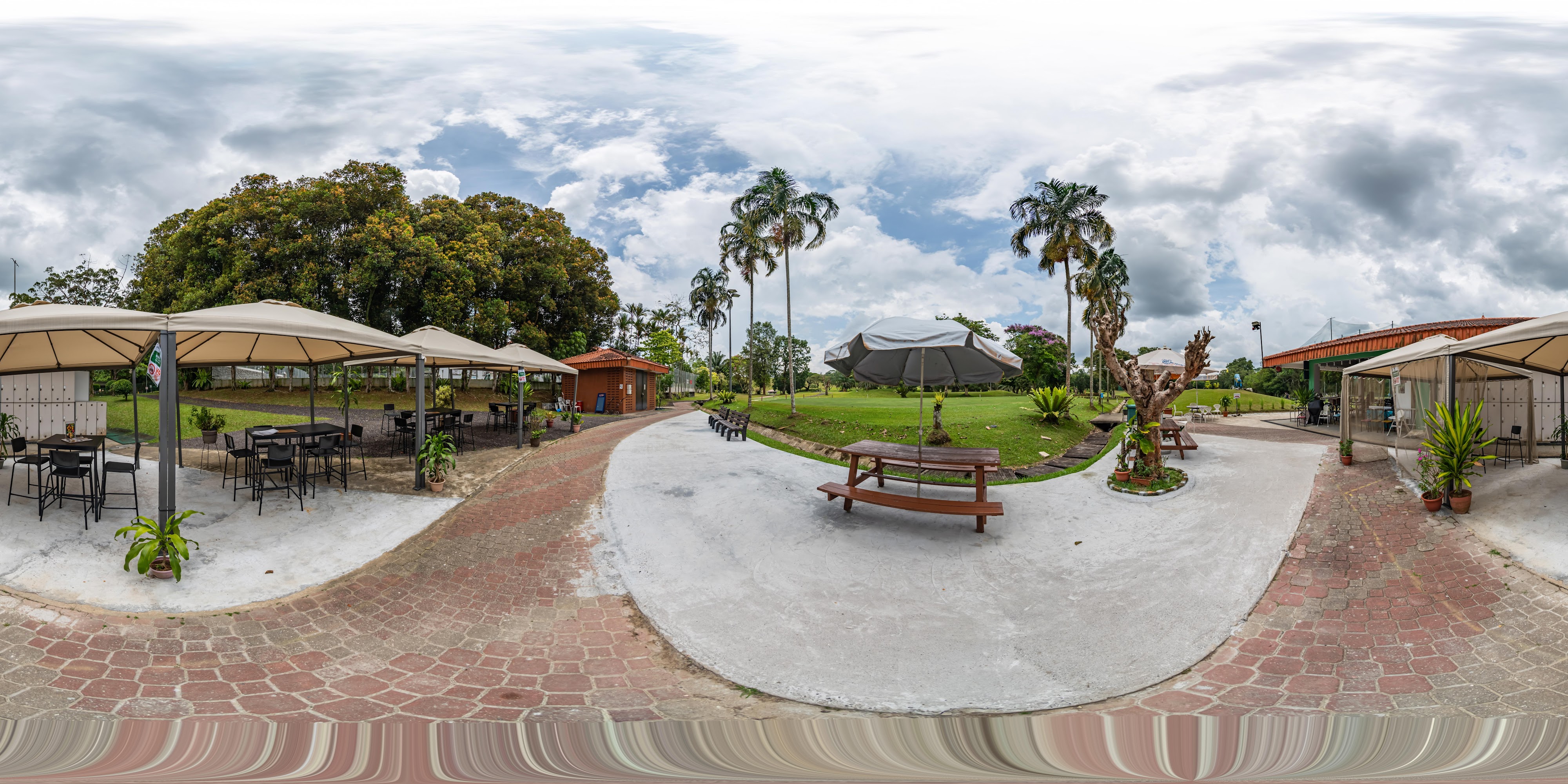 Scenic Course and Dining Area