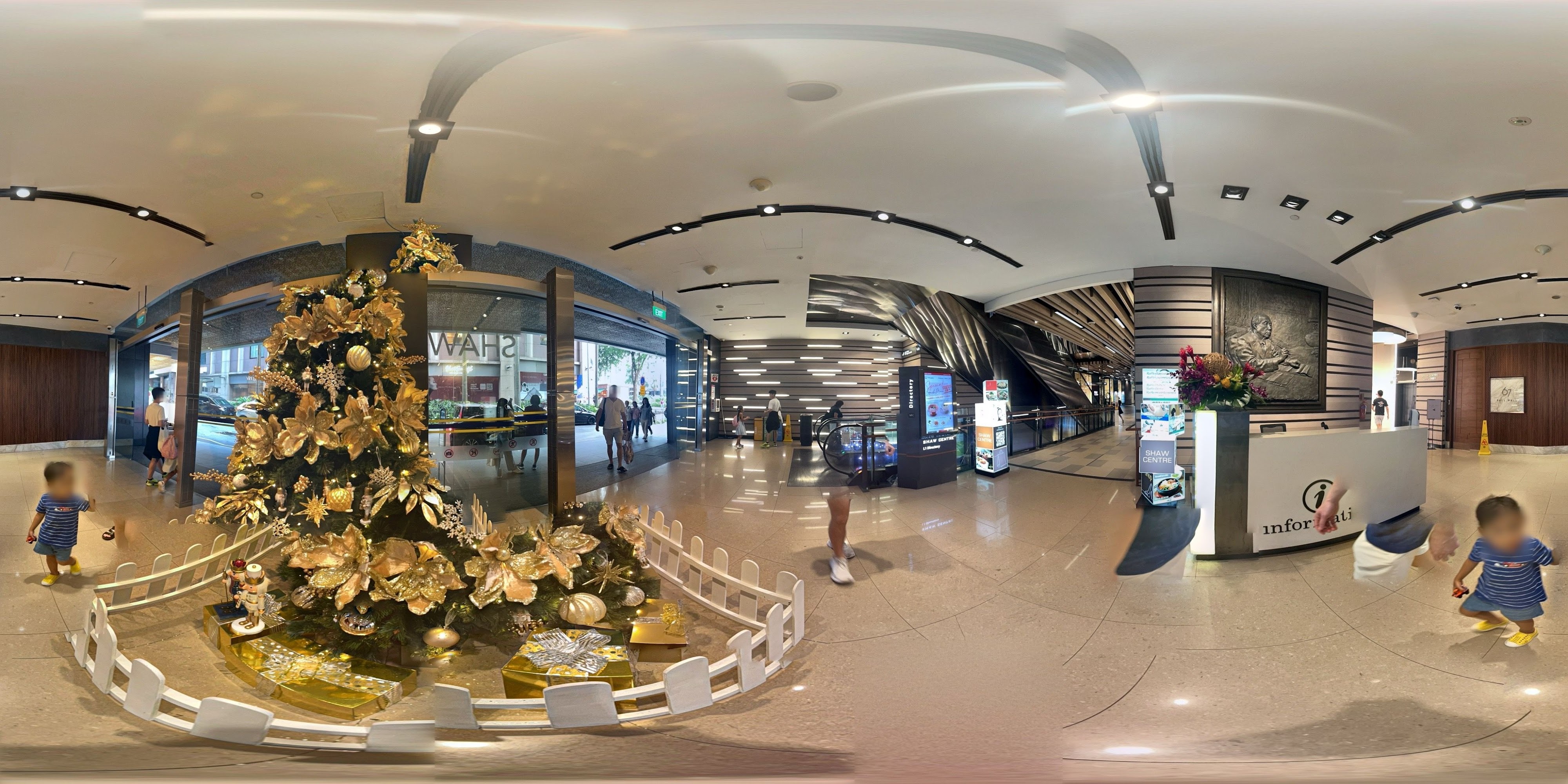 Luxurious Festive Indoor Decorations