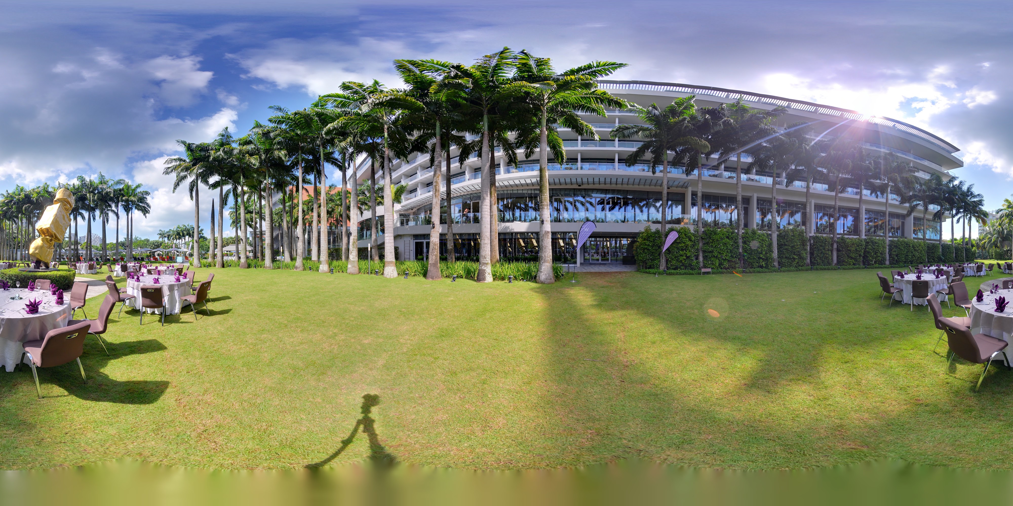 Elegant Outdoor Dining Area
